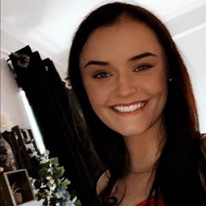 Meet your Posher, Caitlyn